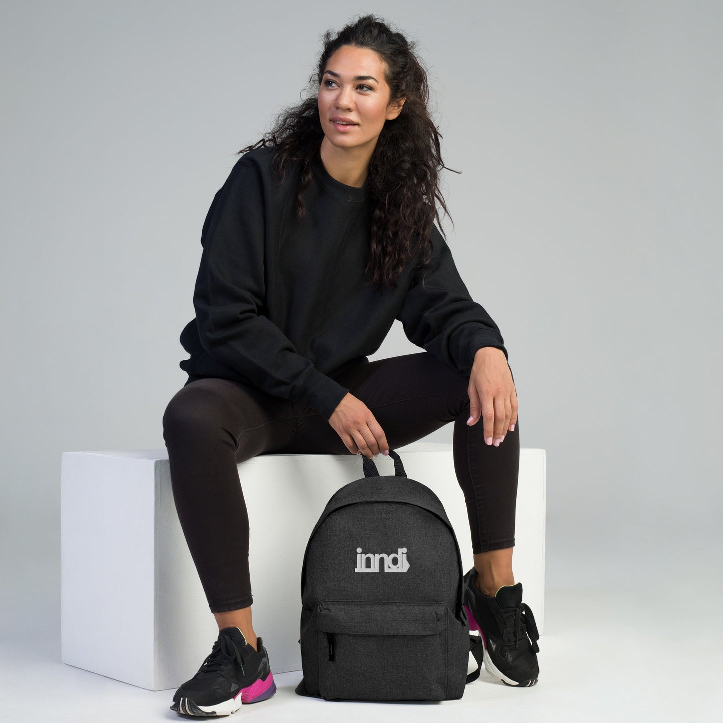 Inndi Embroidered Backpack - Synolos
